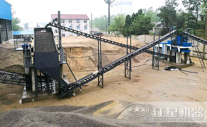 環(huán)保制沙作業(yè)現(xiàn)場