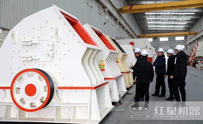 用戶(hù)參觀重錘式破碎機(jī) 用戶(hù)參觀重錘式破碎機(jī)