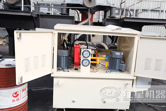 車載式顎式破碎機配置柴油組 車載式顎式破碎機配置柴油組