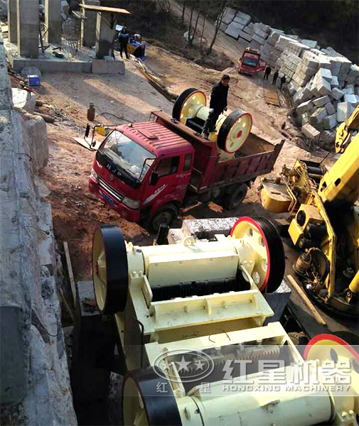 紅星老虎口破碎機安裝現場 紅星老虎口破碎機安裝現場