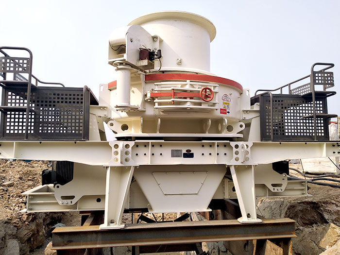 HVI制砂機(jī)安裝作業(yè)現(xiàn)場 HVI制砂機(jī)安裝作業(yè)現(xiàn)場