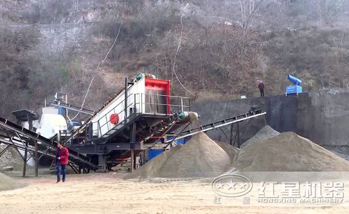 移動(dòng)制沙現(xiàn)場 移動(dòng)制沙現(xiàn)場