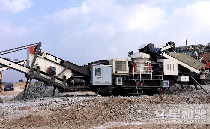 青石移動破碎站搭載圓錐破碎機(jī) 青石移動破碎站搭載圓錐破碎機(jī)