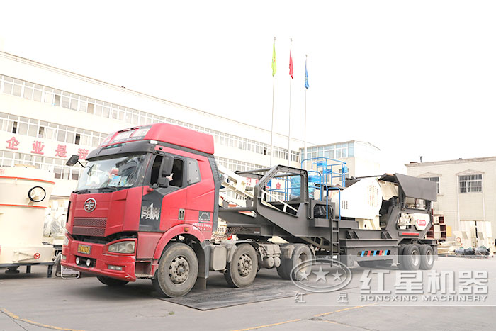 輪胎移動式砂石粉碎機發貨 輪胎移動式砂石粉碎機發貨