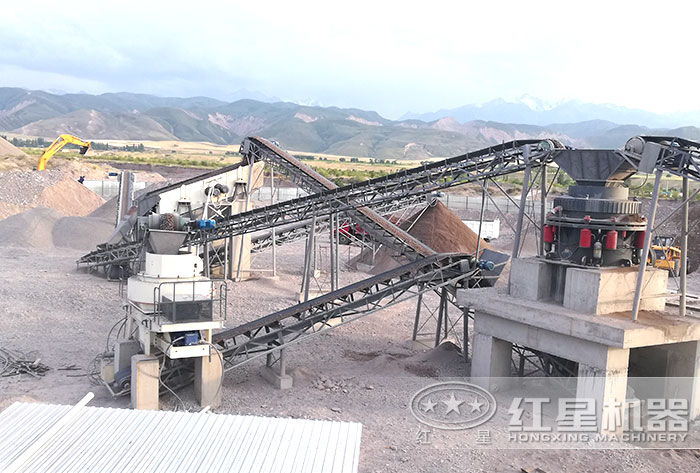 吉爾吉斯斯坦干法制砂生產現場