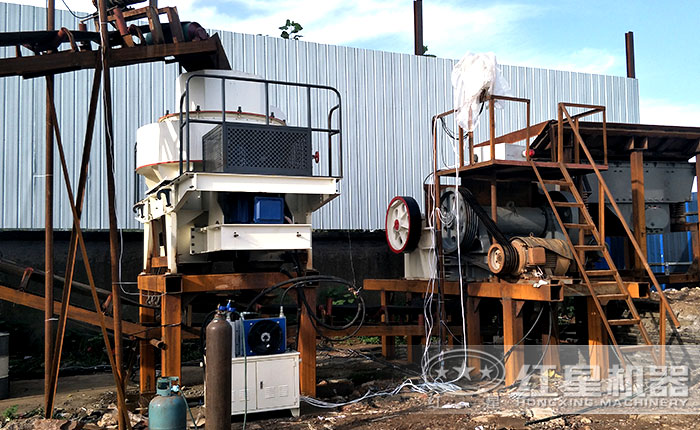 細顎破碎機--生產現(xiàn)場 細顎破碎機--生產現(xiàn)場