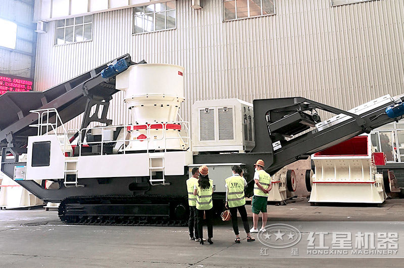 客戶來廠考察我們的建筑垃圾處理設備 客戶來廠考察我們的建筑垃圾處理設備