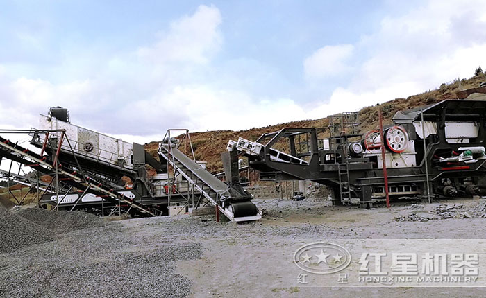 輪胎移動石子機破碎現場——雙機組合,更加效能高 輪胎移動石子機破碎現場——雙機組合,更加效能高