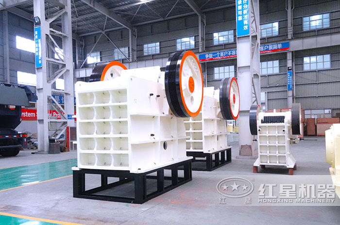 粗碎:鄂式破碎機 粗碎:鄂式破碎機