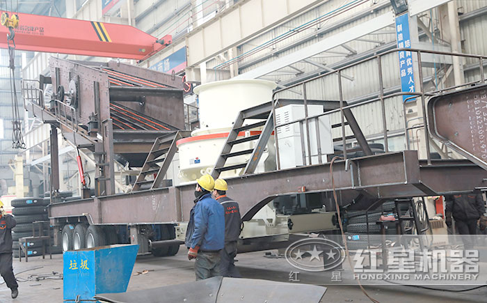 移動(dòng)石料整形機(jī)車(chē)間生產(chǎn)中 移動(dòng)石料整形機(jī)車(chē)間生產(chǎn)中