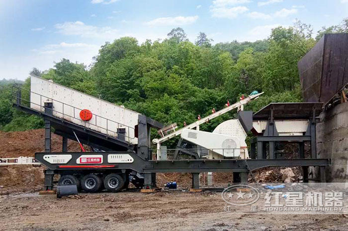 重錘式移動破碎機——山西生產現場 重錘式移動破碎機——山西生產現場