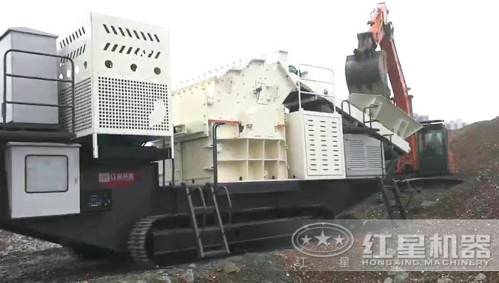 履帶移動(dòng)制砂機(jī)作業(yè)現(xiàn)場(chǎng)