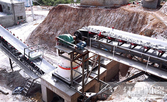 單杠圓錐破碎機(jī)現(xiàn)場 單杠圓錐破碎機(jī)現(xiàn)場