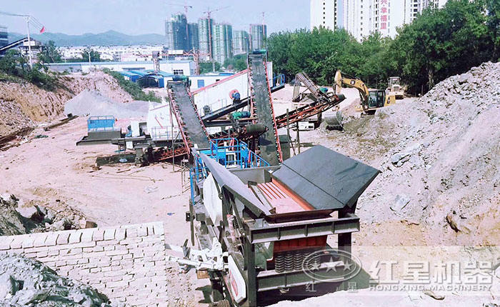 一小時可處理200噸的移動式泥石分離機現場作業圖