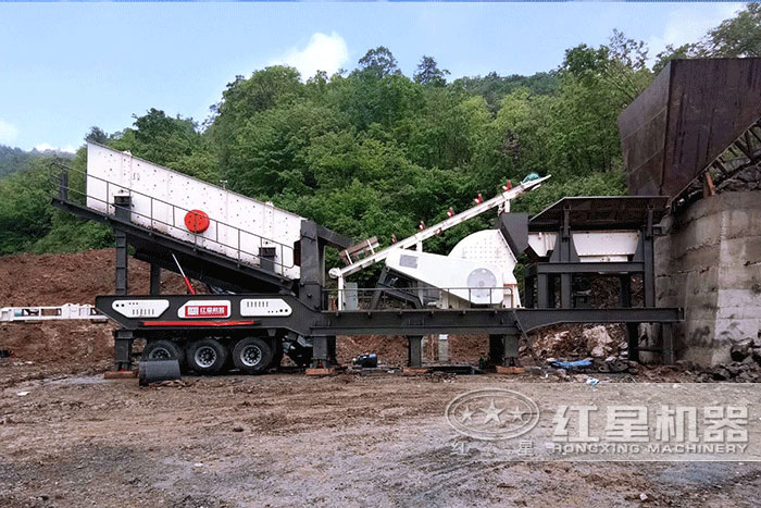 紅星機(jī)器移動(dòng)錘式破碎機(jī)客戶現(xiàn)場 紅星機(jī)器移動(dòng)錘式破碎機(jī)客戶現(xiàn)場