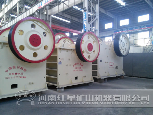 PE型顎式破碎機(jī)