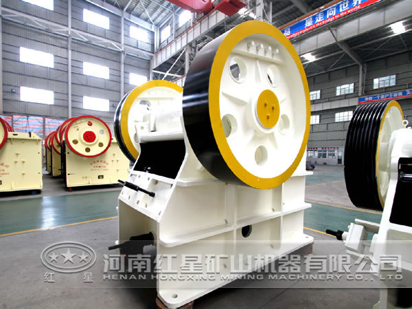 新型高能顎式破碎機操作簡單