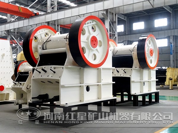 JC系列新型顎式破碎機(jī)
